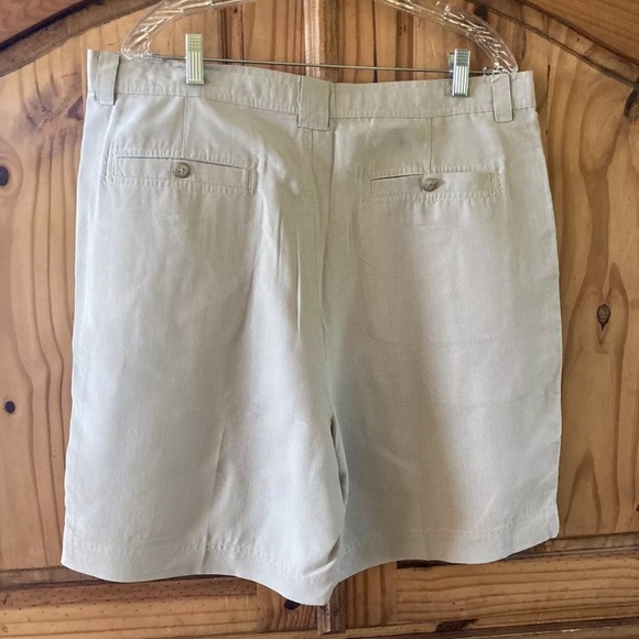 Men's North 44 Degrees light tan gray pleated front chino Bermuda shorts size 38 - Picture 5 of 10